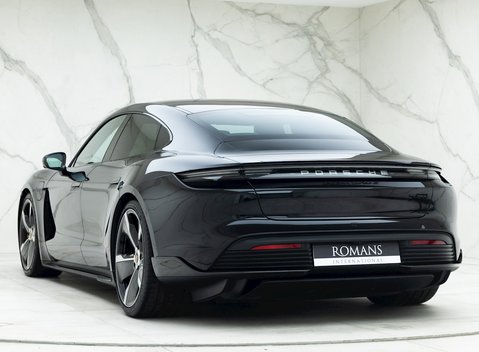Porsche Taycan Turbo S 3