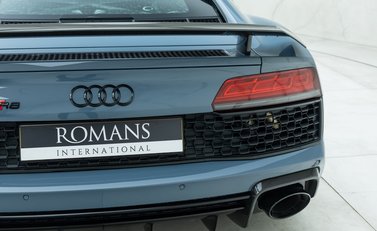 Audi R8 V10 PERFORMANCE CARBON BLACK 22