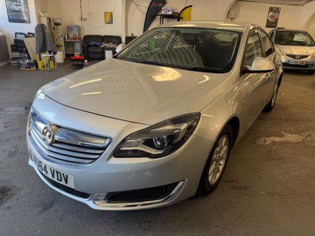 Vauxhall Insignia 2.0 CDTi ecoFLEX Design Euro 5 (s/s) 5dr 3