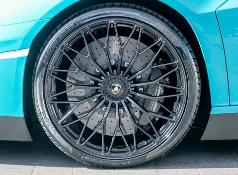 Lamborghini Aventador SV LP750-4 Roadster 14