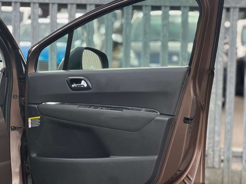 Peugeot 3008 1.6 3008 Active HDi 5dr 48