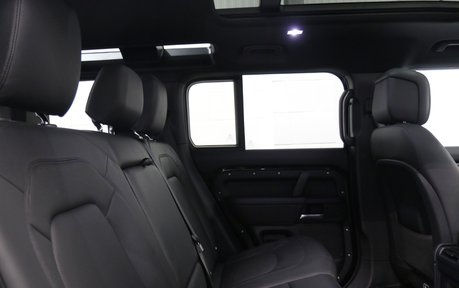 Land Rover Defender x-Dynamic HSE D350 - Huge Specification 15
