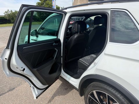 Volkswagen Tiguan 1.5 Tiguan R-Line TSi Semi-Auto 5dr 19