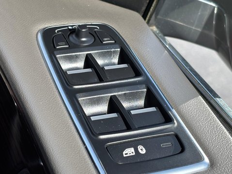 Jaguar F-Pace PORTFOLIO AWD 27