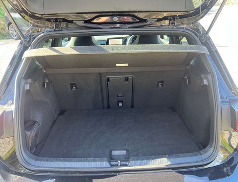 Volkswagen Golf 2.0 Golf R-Line TDI Semi-Auto 5dr 52