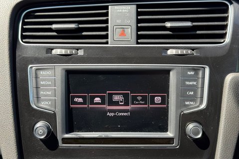 Volkswagen Golf GTI LAUNCH DSG - APPLE CAR PLAY - 2 OWNERS - 9 SERVICES RECORDED 39