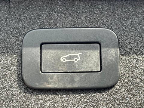 Land Rover Discovery Sport R-DYNAMIC HSE MHEV 27