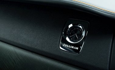 Rolls-Royce Cullinan 19
