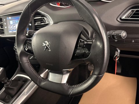 Peugeot 308 1.2 PureTech GPF Allure Euro 6 (s/s) 5dr 30