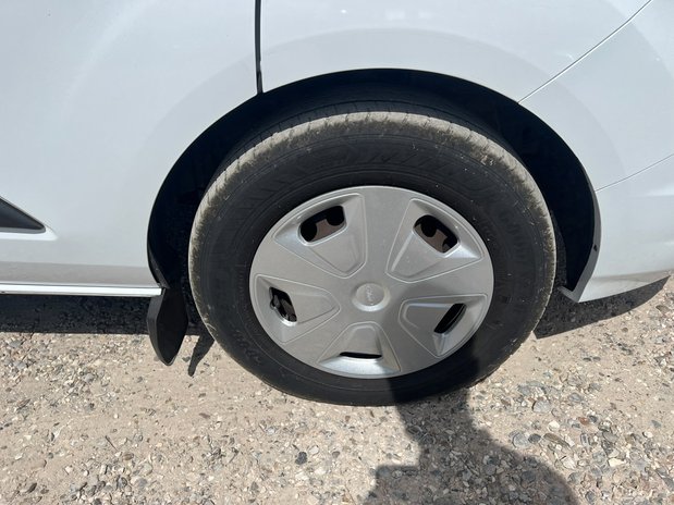 Ford Transit Custom AUTO SWB L1H1 Low Roof Trend Air Con Sensors Tow Bar EURO 6 NO VAT 20