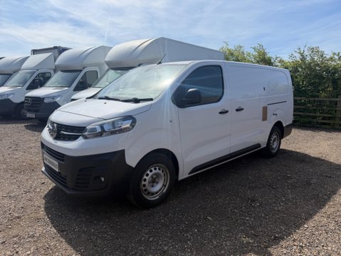 Vauxhall Vivaro 1.5 Turbo D 2900 Dynamic L2 H1 Euro 6 (s/s) 6dr 4