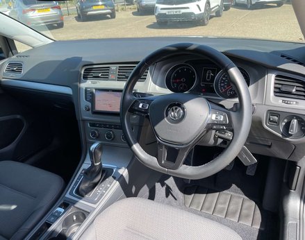 Volkswagen Golf 1.4 Golf Match Edition TSi BlueMotion Technology Semi-Auto 5dr 17