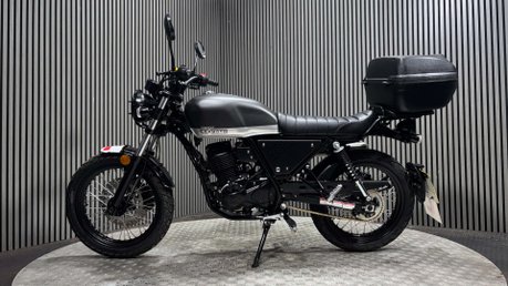 Lexmoto Tempest 2024 ONLY 2K TOP BOX 125CC MOT WARRANTY LEARNER BIKE 8
