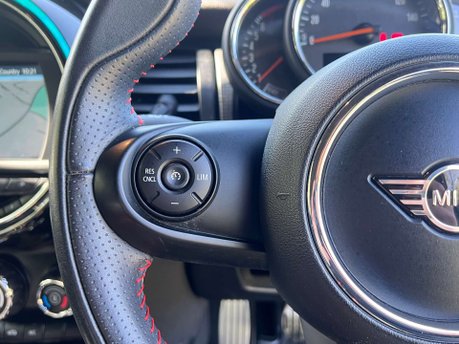 Mini Hatch 1.5 Cooper Sport 3dr 25