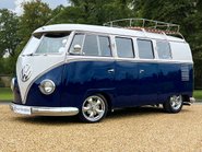 Volkswagen Campervan Split-Screen 1