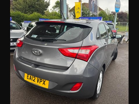 Hyundai i30 1.6 CRDi Blue Drive Active Euro 5 (s/s) 5dr 7