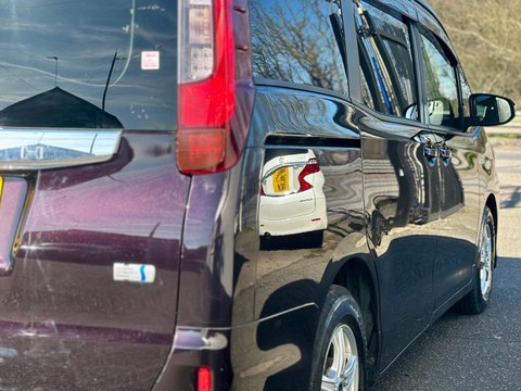 Toyota Noah Hybird 7 Seaters 18