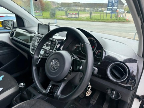 Volkswagen Up 1.0 BlueMotion Tech High up! Euro 5 (s/s) 5dr 10