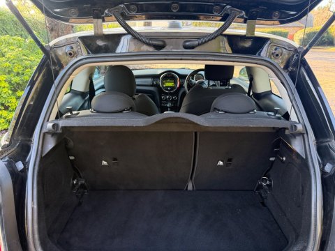 Mini Hatch 1.5 Cooper Auto Euro 6 (s/s) 3dr 22