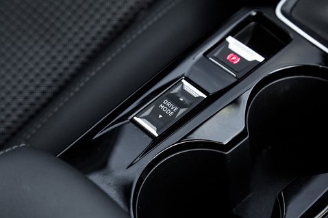 Peugeot 208 PURETECH GT S/S 33