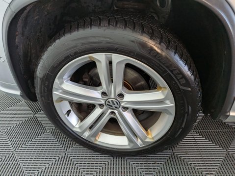 Volkswagen Tiguan 2.0 TDI BlueMotion Tech R-Line 4WD Euro 6 (s/s) 5dr 12