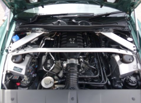 Aston Martin Vantage GT8 2