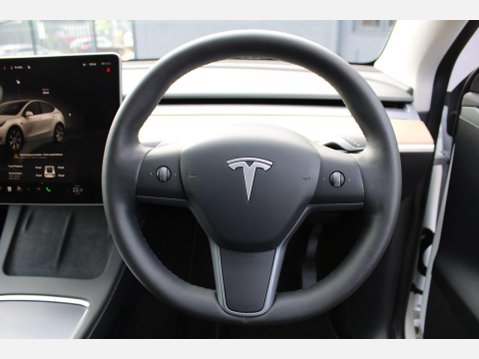 Tesla Model Y LONG RANGE AWD 16