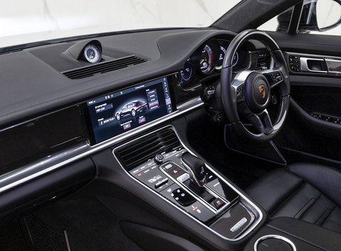 Porsche Panamera Turbo S E-Hybrid Sport Turismo 16