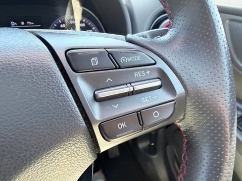 Hyundai KONA 1.6T PREMIUM GT 28