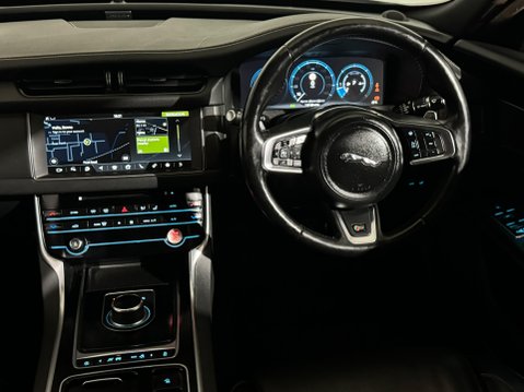 Jaguar XF D V6 S 12