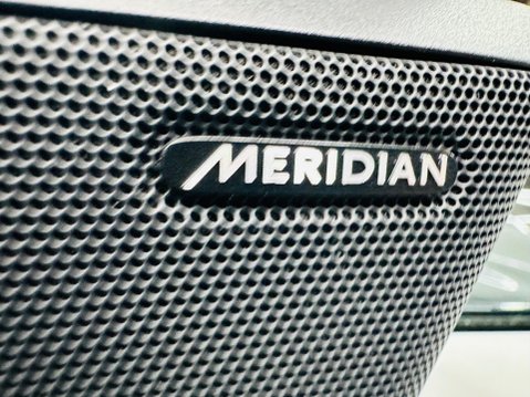 Land Rover Range Rover Sport 3.0 D300 MHEV Autobiography Auto 4WD Euro 6 (s/s) 5dr 29