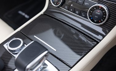 Mercedes-Benz SL Class SL63 AMG 31