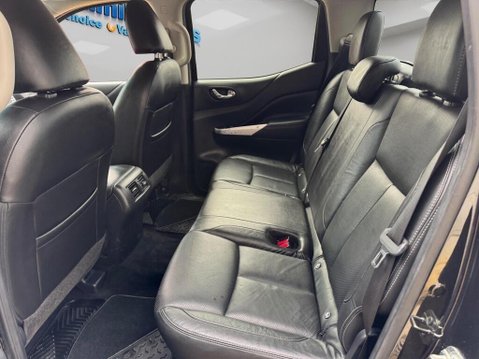 Nissan Navara 2.3 dCi Tekna Auto 4WD Euro 6 4dr 39