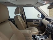 Land Rover Discovery 3.0 Discovery SE Tech SDV6 Auto 4WD 5dr 30
