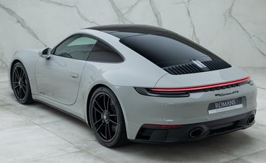 Porsche 911 Carrera GTS (992) 12