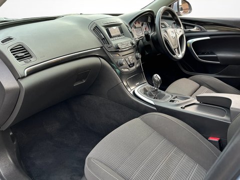 Vauxhall Insignia 1.8i VVT SRi 5dr 2