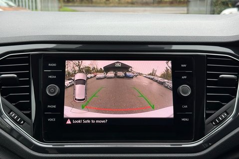 Volkswagen T-Roc SEL TSI EVO DSG -WHITE SILVER -PAN ROOF -CAMERA -WINTER PACK  42