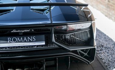 Lamborghini Aventador SV LP750-4 Roadster 26