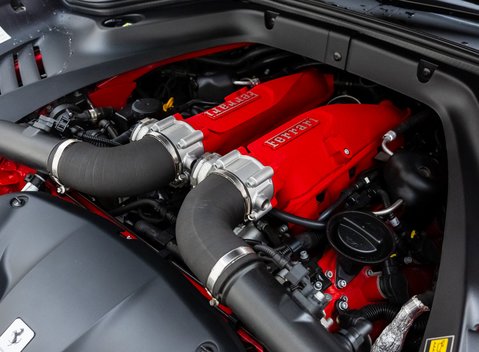 Ferrari California T 33