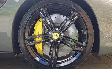 Ferrari GTC4 Lusso 16