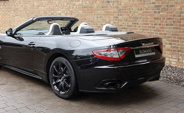 Maserati Grancabrio Sport 8