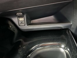 Toyota C-HR 1.8 C-HR-Dynamic HEV CVT 5dr 53