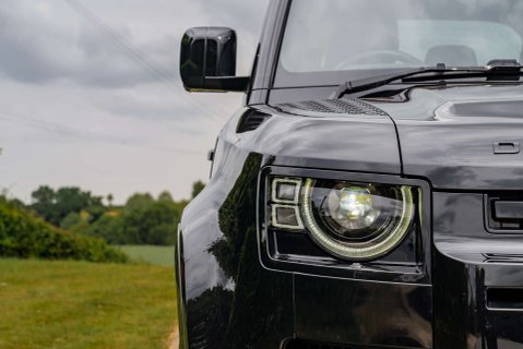 Land Rover Defender P400e XS Edition 23