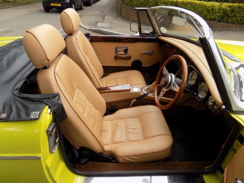MG B ROADSTER 19