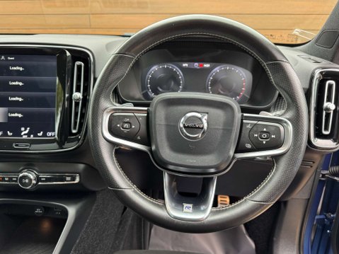 Volvo XC40 2.0 XC40 R-Design Pro T4 Auto 5dr 27