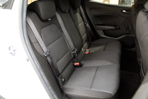 Renault Clio ICONIC TCE 36
