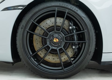 Porsche 911 Carrera GTS (992) 