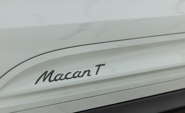 Porsche Macan T 26