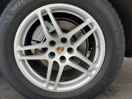 Porsche Macan 3.0 Macan S Semi-Auto 4WD 5dr 31