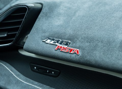 Ferrari 488 Pista 22